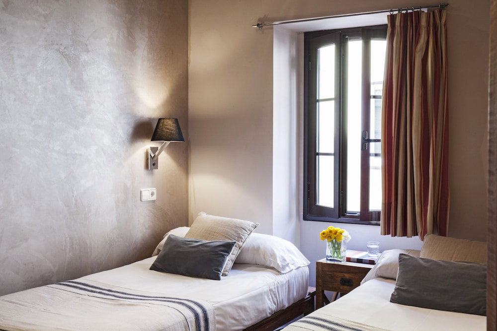 Hotel Ainb Las Ramblas-Guardia Apartments