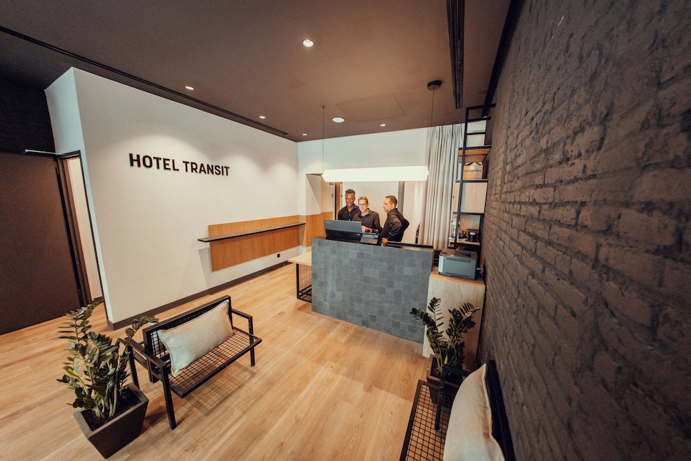 Hotel Transit