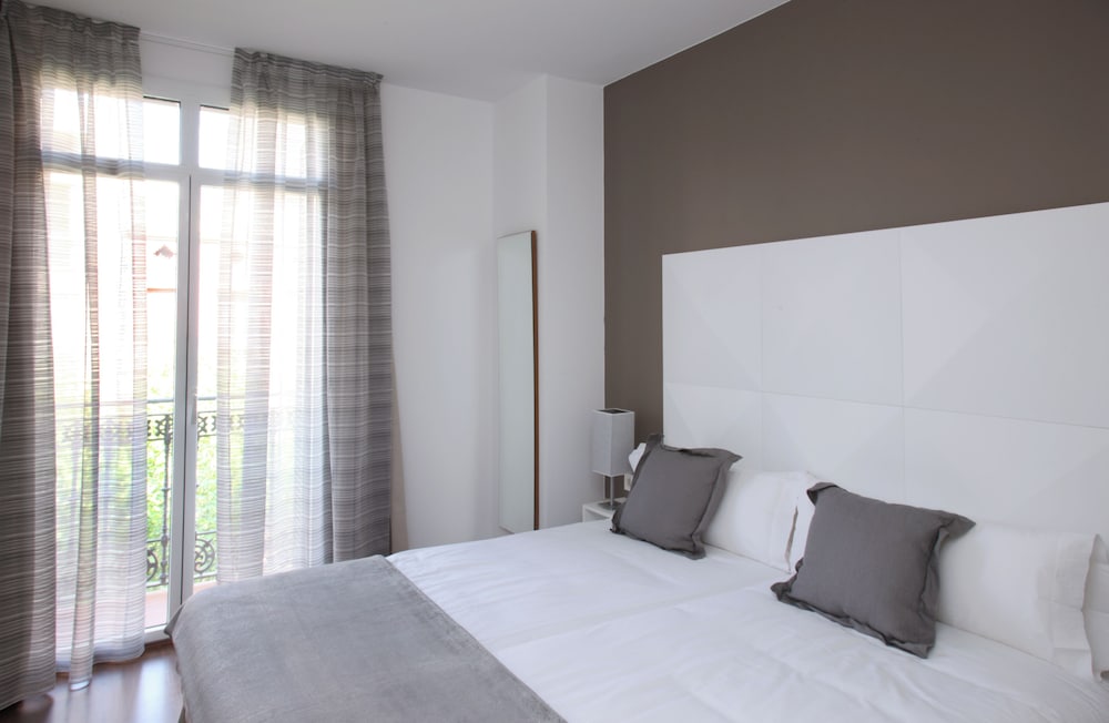 Mh Apartments Suites