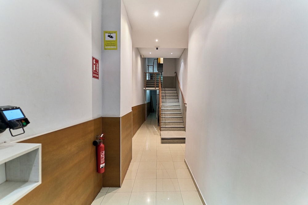 Liceu Apartments By Gaiarooms
