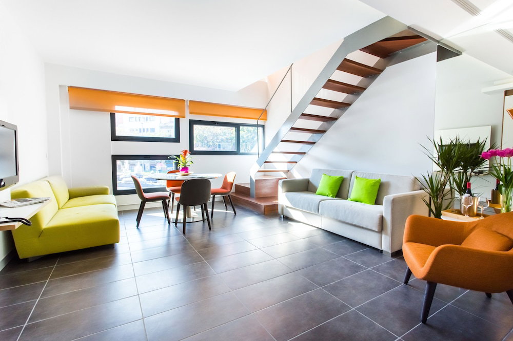 Hotel Cosmo Apartments Sants