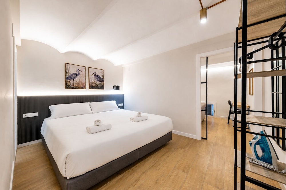 Hotel Bebarceloner Sants Apartments