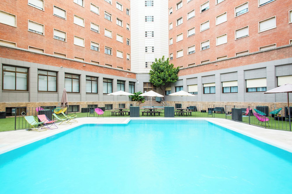 Hotel Residencia Universitaria Resa Barcelona Diagonal - Campus Accomodation