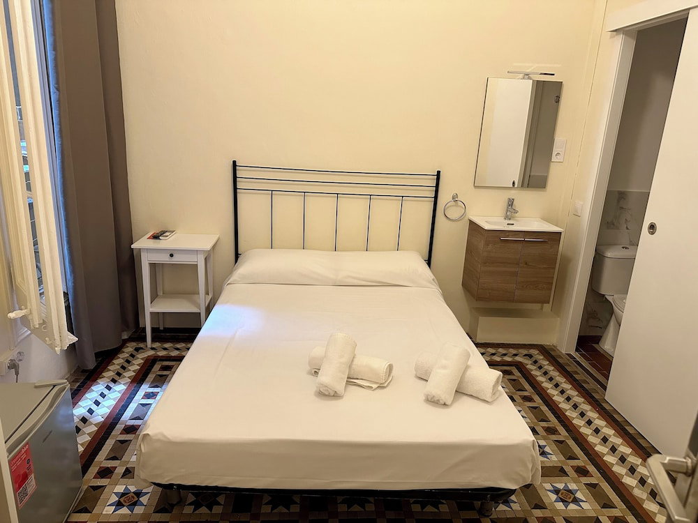 Hostal Balmes Centro