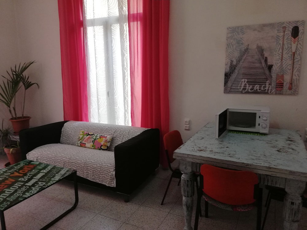 Hotel Hostal River