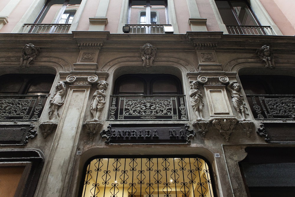Las Ramblas Pasaje Bacardi Apartments