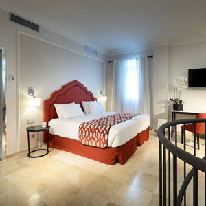 Hotel Hotel Eurostars Regina cazare Irixoa