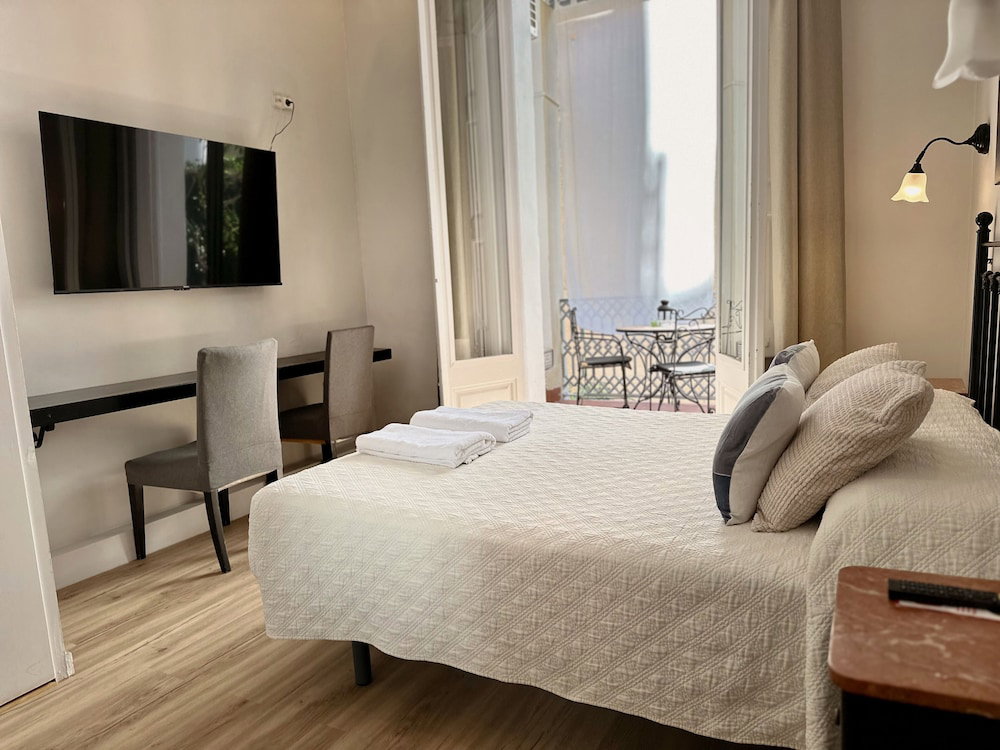 Hotel Casa Consell Gran Via Guest House