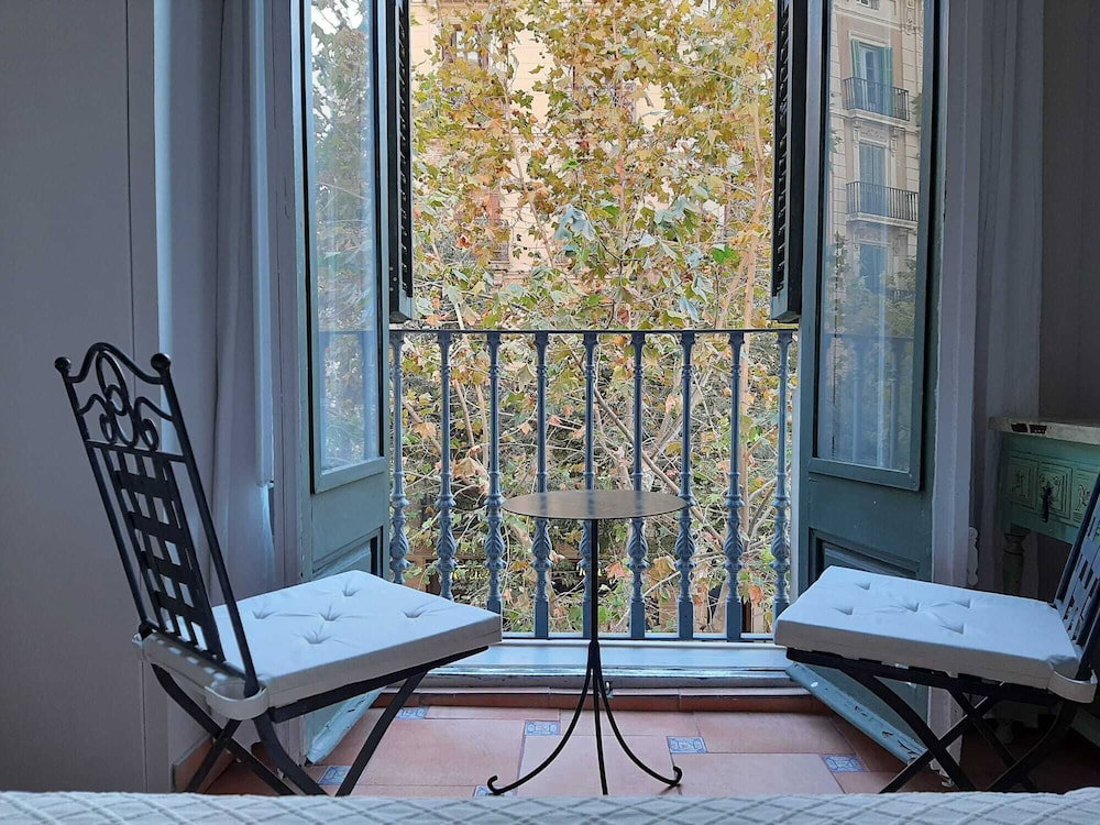 Casa Consell Gran Via Guest House