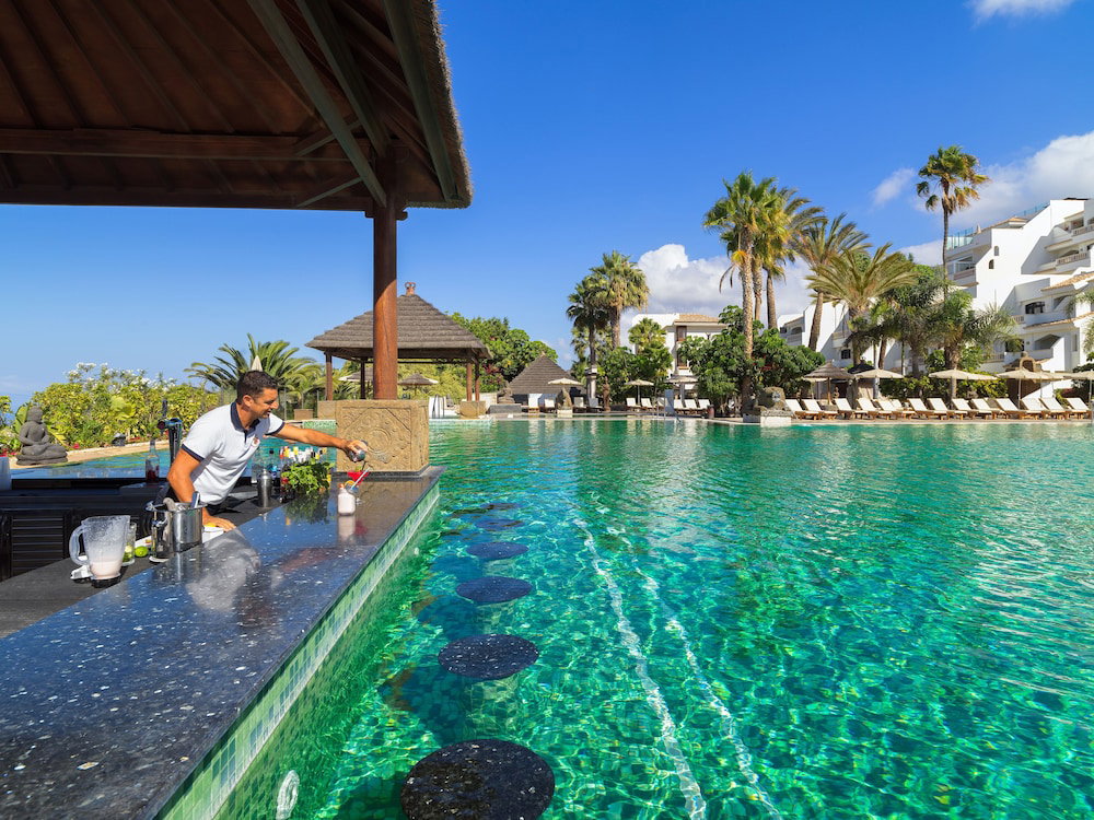 Hotel Regency Country Club, Apartments Suites