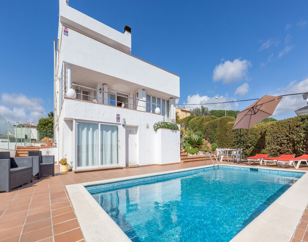 Hotel Villa In Blanes With Pool And Beach Views