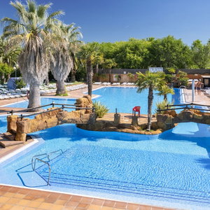 Hotel Chalet In Blanes Near The Beach & Pool cazare Blanes