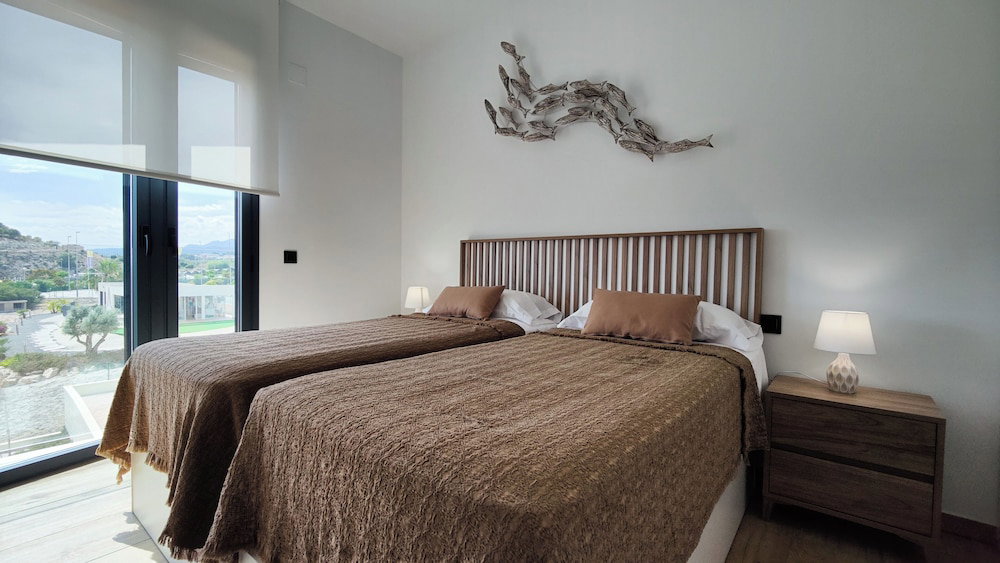 Allonbay Apartments