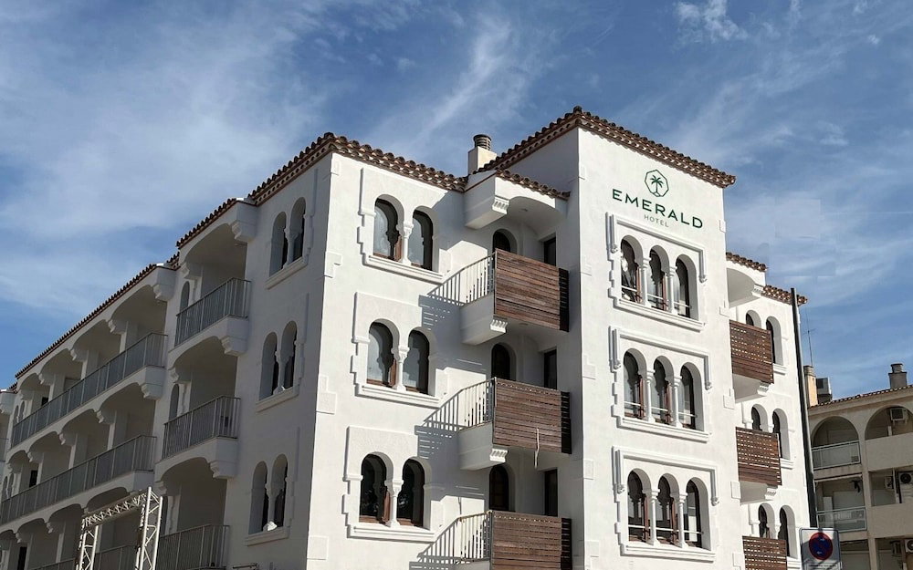 Hotel Emerald Sun Hotel