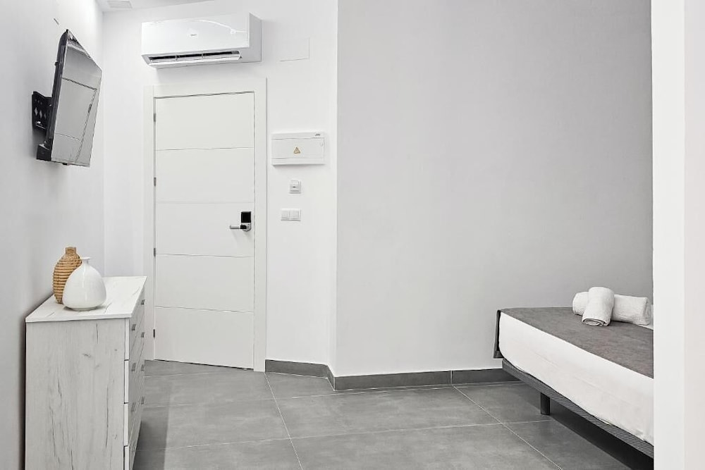 Hotel Ros Lil Suites