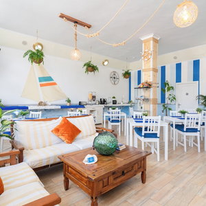 Hotel Hostel Neon Tenerife cazare Guaza de Campos