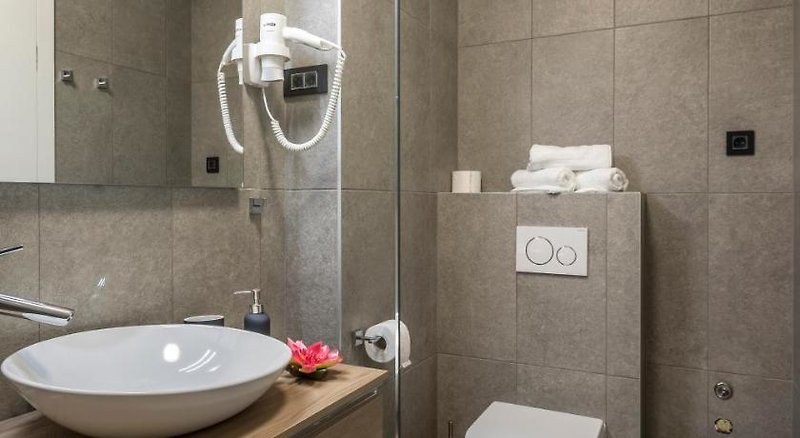 Hotel 2 Nights Studios Apartments