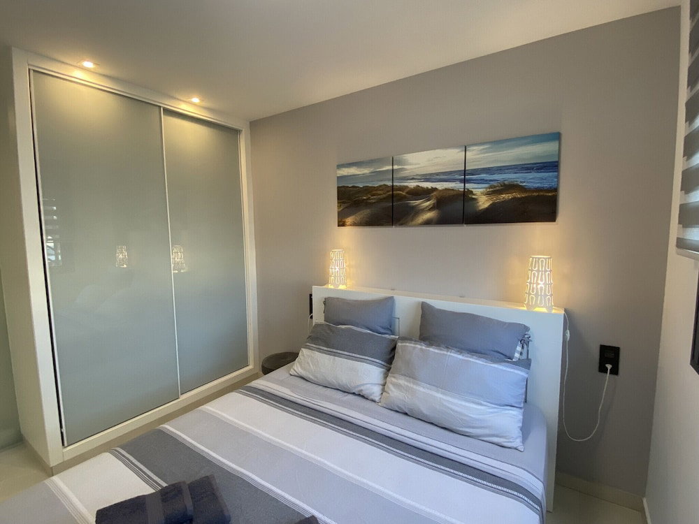 Groundfloor Oasis Beach Punta Prima Ix
