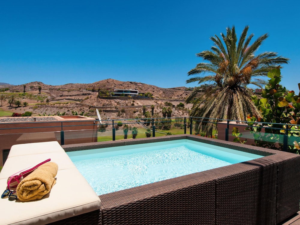 Hotel Villa In Salobre Golf With Private Pool