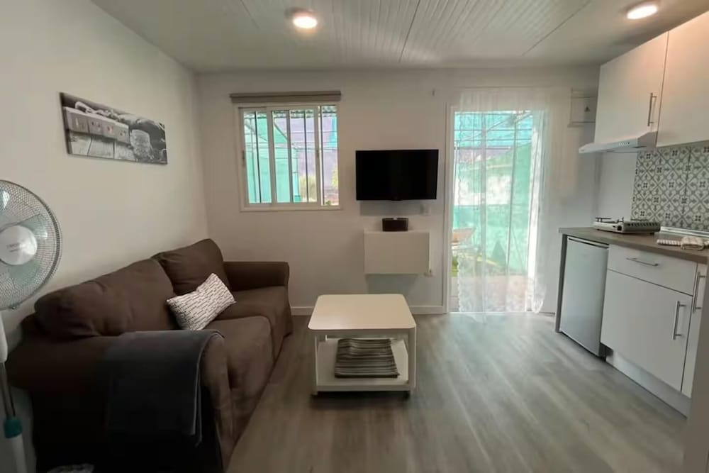 Hotel Renovated Tiny House