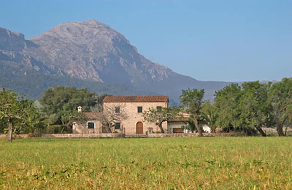 Hotel Vall De March Finca Farmhouses By Vida Villas