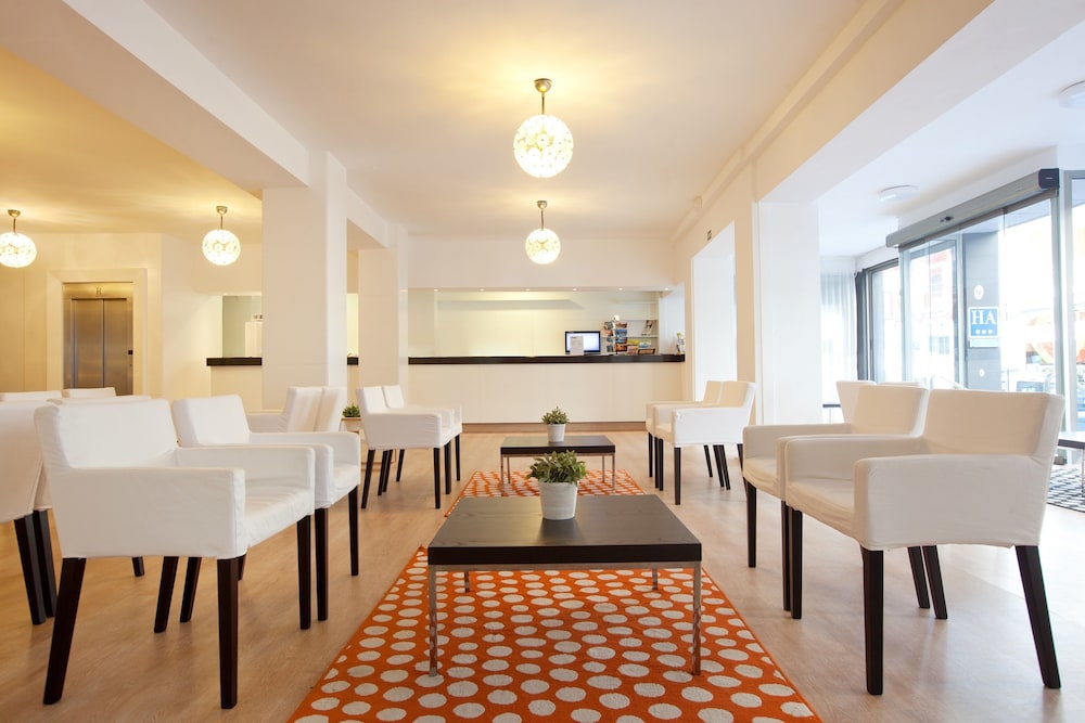 Whala!Beach Hotel & Apartments
