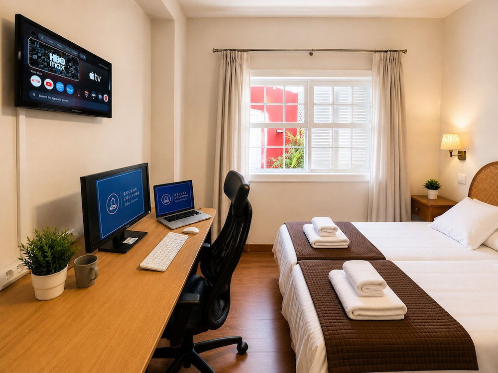 Hotel Coliving Con Coworking Limpieza Y Café