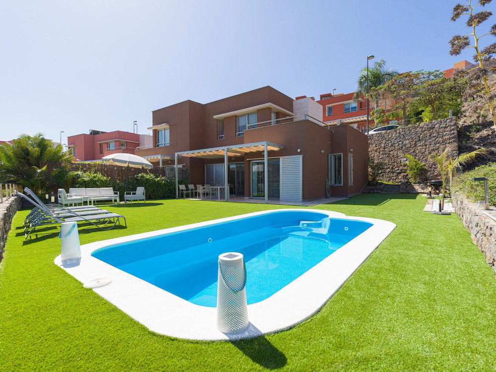 Hotel Chalet In Salobre With Private Heated Pool