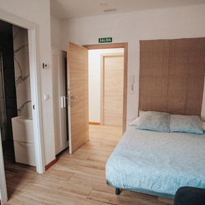 Hotel Poloestudios cazare Zaratan