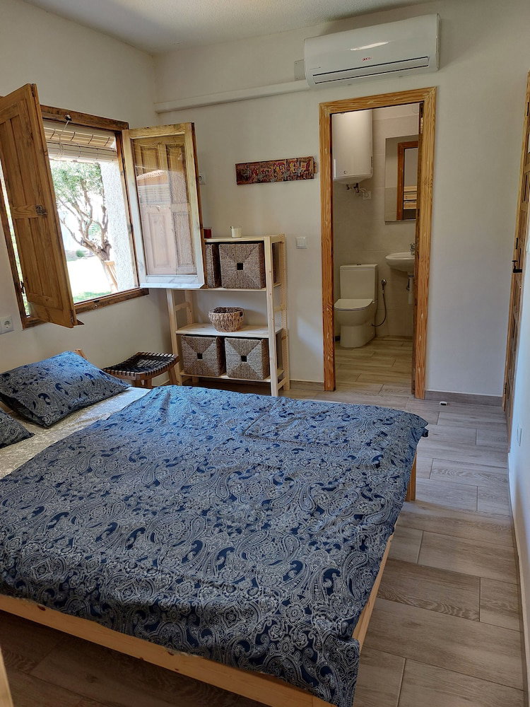 Zenia Hostel