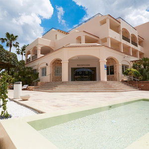 Hotel Invisa Hotel Club Cala Blanca cazare Platja des Figueral