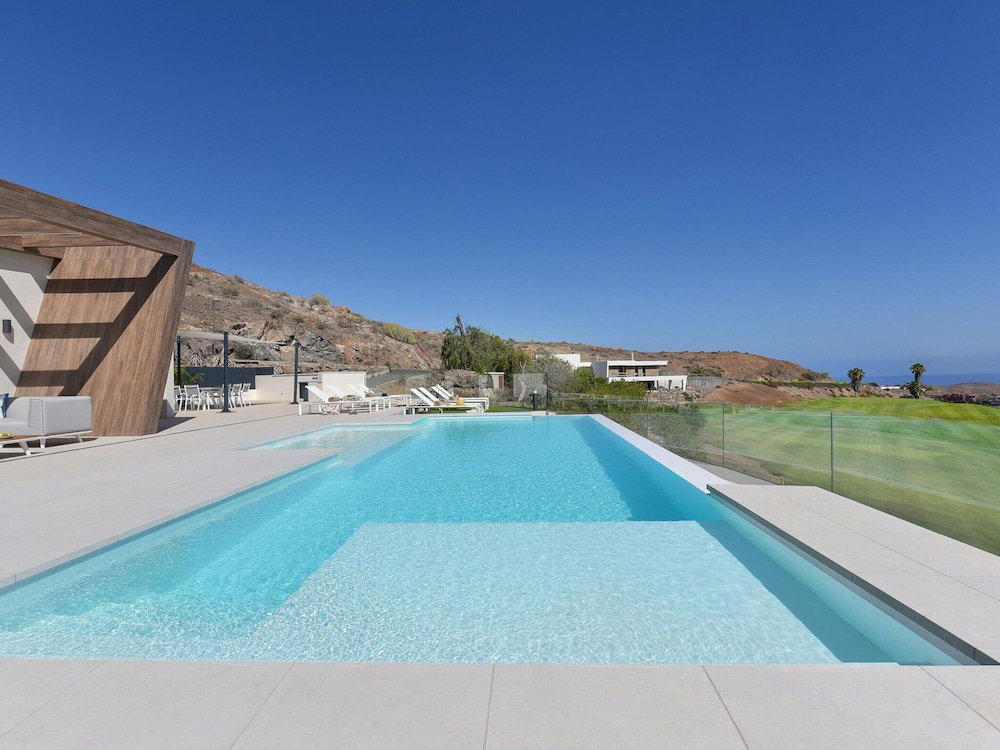 Hotel Villa In Salobre With Pool & Golf Nearby