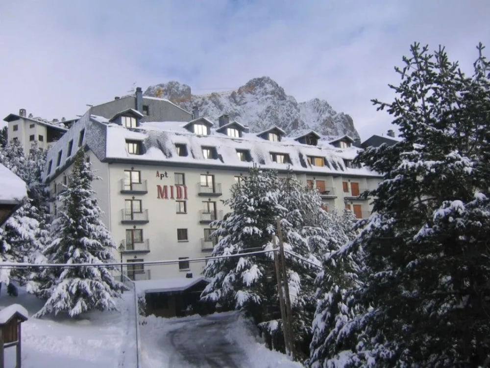 Hotel Apartamentos Midi 3000