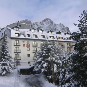Hotel Apartamentos Midi 3000 cazare Sallent de Gallego
