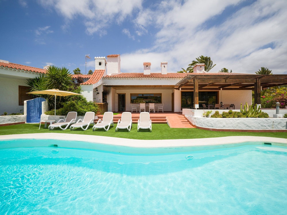 Hotel Chalet In Maspalomas With Heated Pool