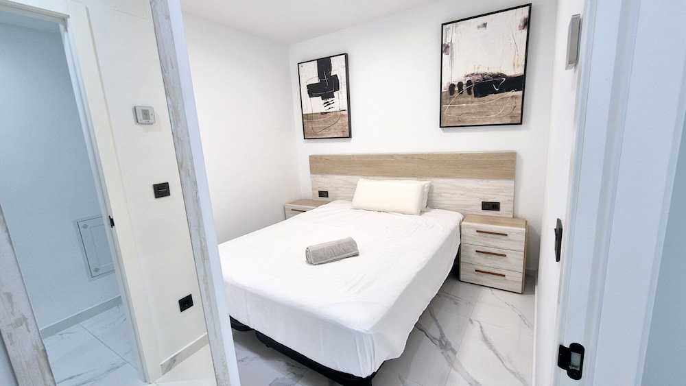 Apartment In Torrevieja For 6 Guests