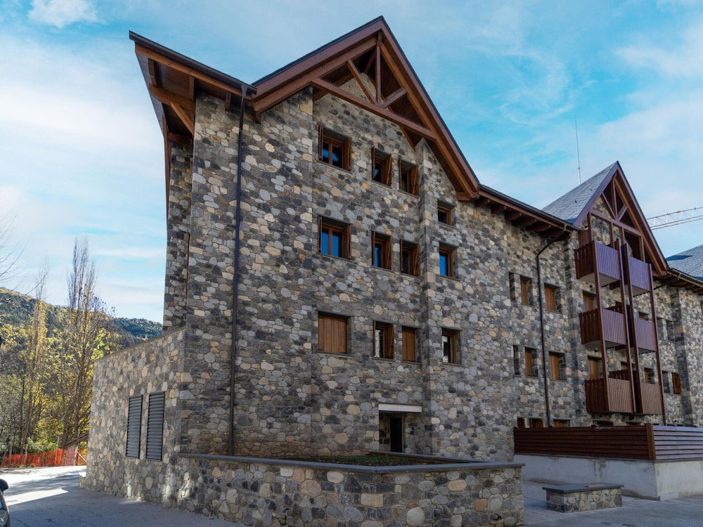 Hotel Stone House Near Cerler Ski Resort