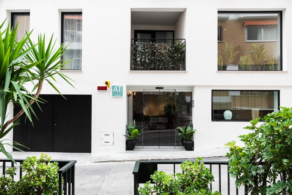 Terreno Suites