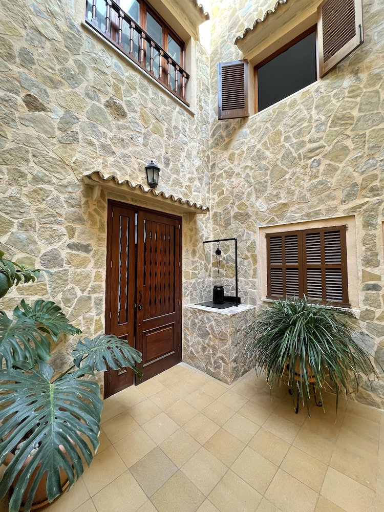 Hotel Hostal Can Gallu