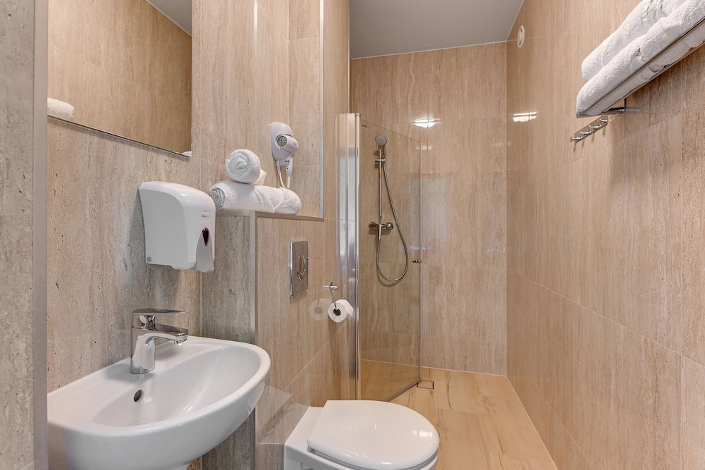 Hotel Mile Gdansk Airport