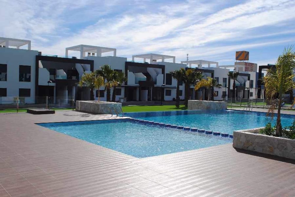Garden View Apartment In La Zenia