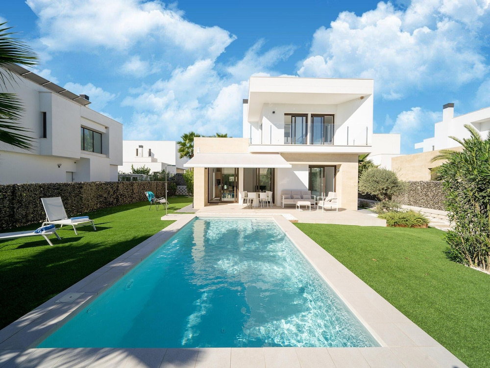 Hotel Elegant Home With Pool