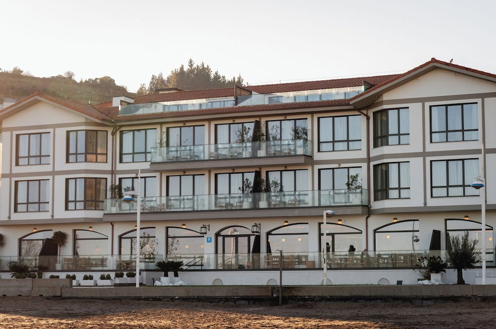 Hotel Hiru Uhinak Hotel