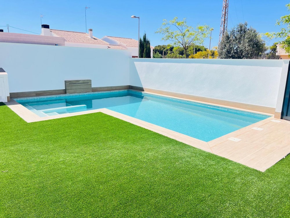 Hotel Flat Near Lo Romero Golf