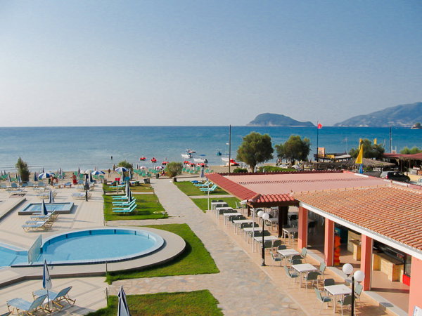 dal travel Astir Beach