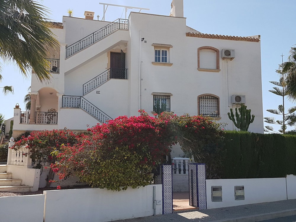 Hotel Penthouse Villamartin Laplaza Destino