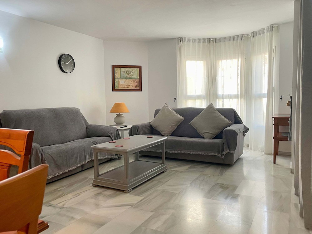 Hotel 2 Bedroom Close To The Pool F-4
