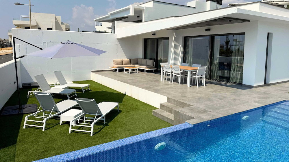 Hotel Resort Seascape Villa 8 By Bookaparadise