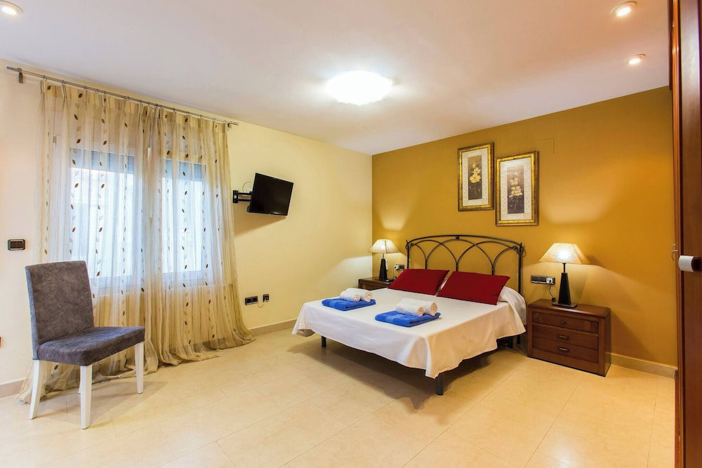Private Pool, Garden, Barbecue And Beach Nearby