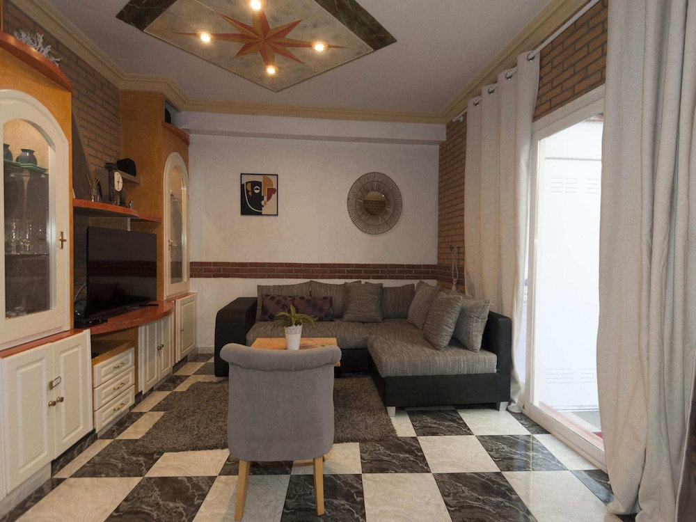 Hotel Apartment In Roses Near Playa De La Punta